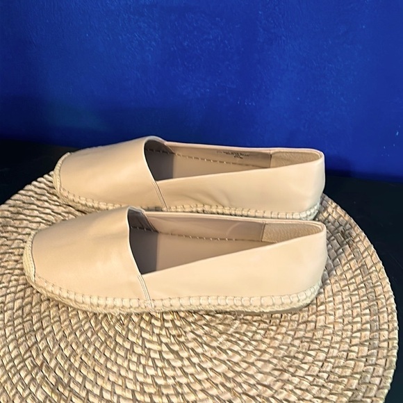 New Charles by Charles David Charles White Omega Flats Espadrilles Size 8.5M - Picture 7 of 8